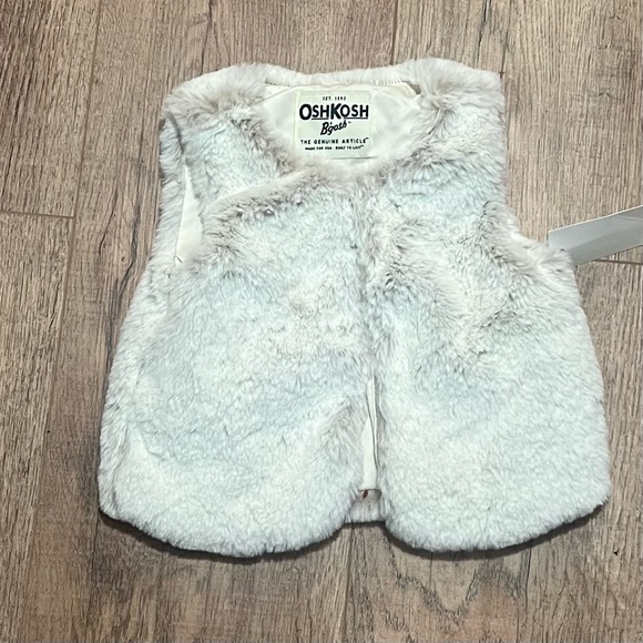 OSH KOSH | faux fur vest - Picture 3 of 4